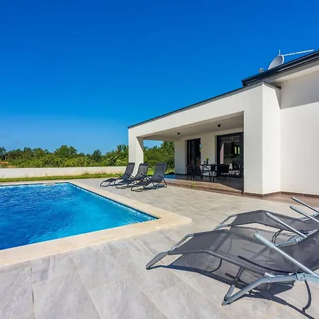 Lariz Tatil Evi