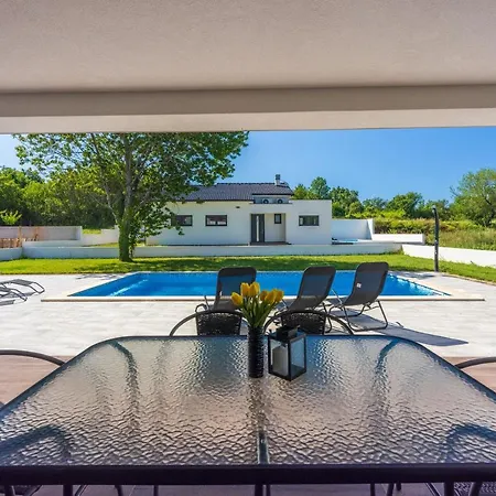 Lariz Tatil Evi Labin (Istria)